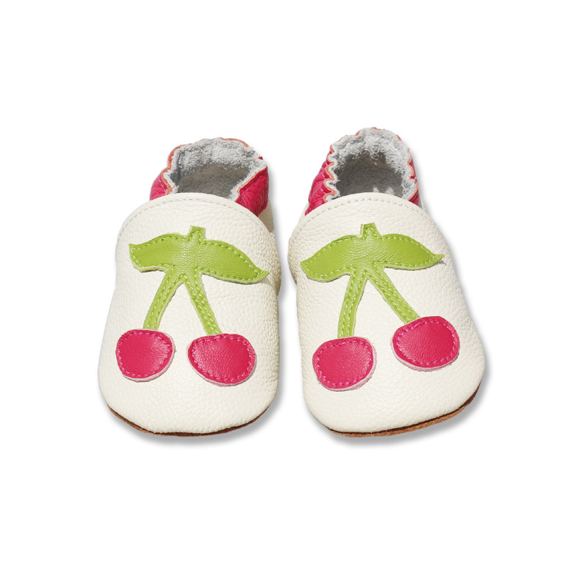 Comfortable slip-on canvas shoes for early walkers