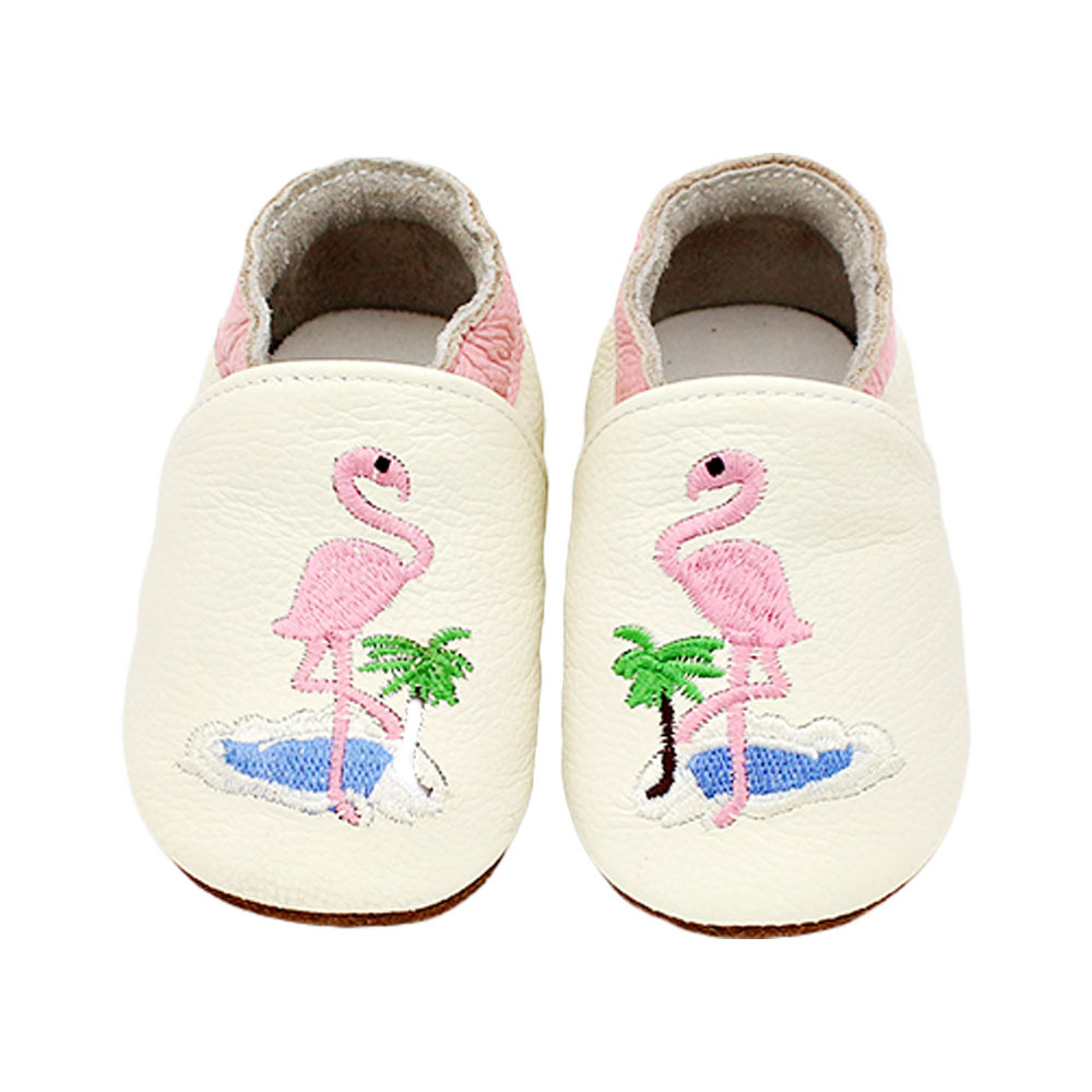Unisex casual sneakers suitable for both boys and girls